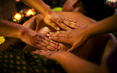 эротический массаж в четыре руки